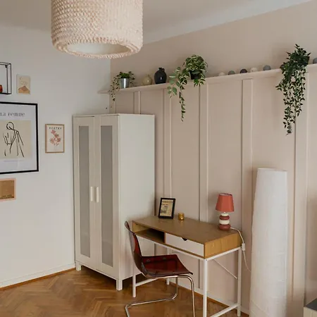 18 Powisle Apartment