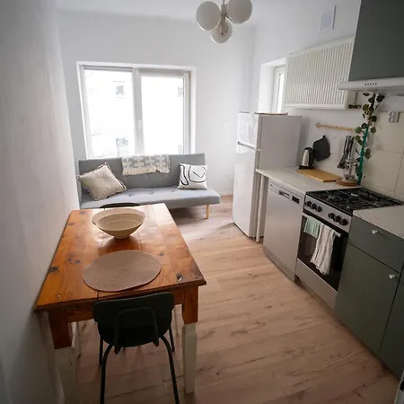 18 Powisle Apartment Warsaw